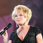 Elaine Paige
