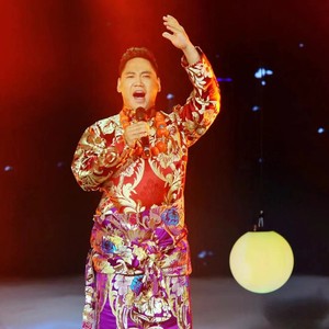 飞翔的云朵和哈达(热度:32)由中华宏翻唱，原唱歌手泽旺多吉
