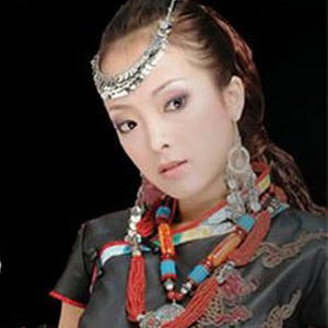 Aankhein Khuli(热度:43)由喜欢唱歌的女人翻唱，原唱歌手格桑梅朵