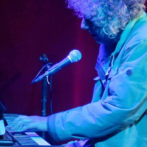 Sitting on a Dragon (Live version unurban coffeehouse Santa monica)