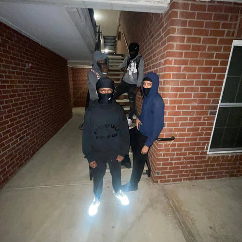 Blazin (feat. 200luhjay, Tay5ive & Pop5) [Explicit]