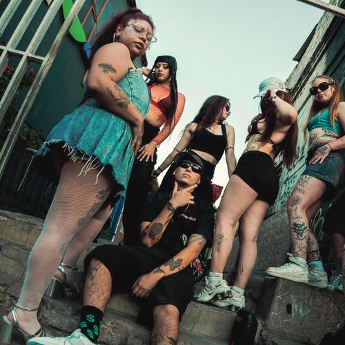 ESPECTACULAR (feat. Deras)