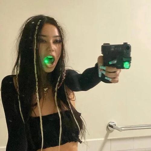 HAMA HUVAA !!! (Explicit)