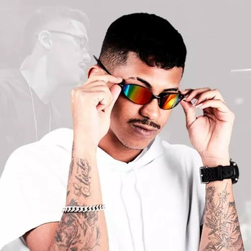 TODO MUNDO FUMA (Explicit)