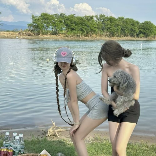 大棉袄二棉裤里头是羊皮外边裹着布