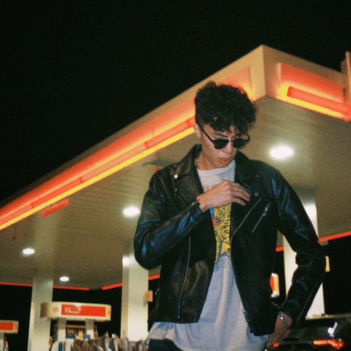 R1 (feat. DazeOnEast) [Explicit]