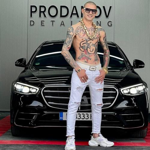 4x19 (feat. Milioni) [Explicit]