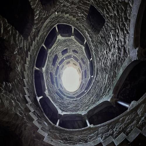 Paradigma do Poço (feat. Alpha Studart) [Explicit]