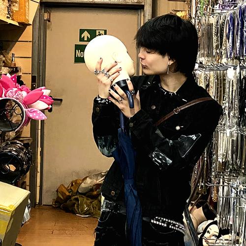 withdrawals (feat. YUNGMEXICSNBIH)