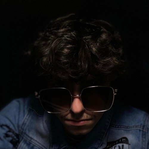 LET ME KNOW (feat. V3 Industries) [Explicit]