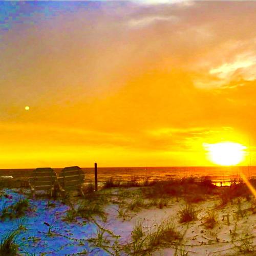 Sunset (feat. Dreamii) [Explicit]