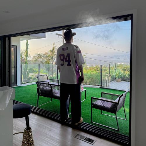 yacht (feat. naes) [Explicit]