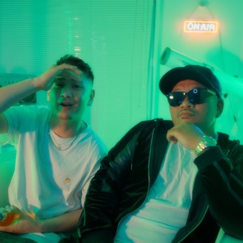 Life is... (feat. 籠獅) [Explicit]