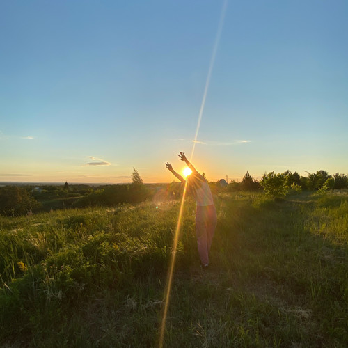 I See The Sun Goes Down