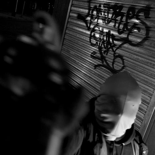 L O N D R E S (feat. Fat Desarmo & Mavrakissss) [Explicit]