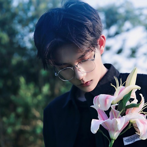 热播Is A Frid Vina