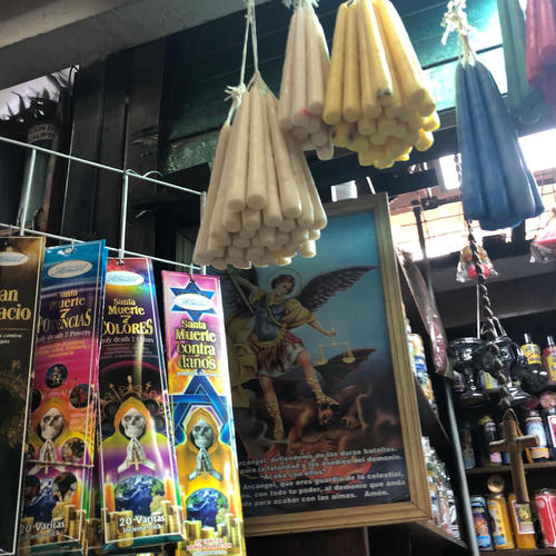 Amigas Raras (feat. Niseo)