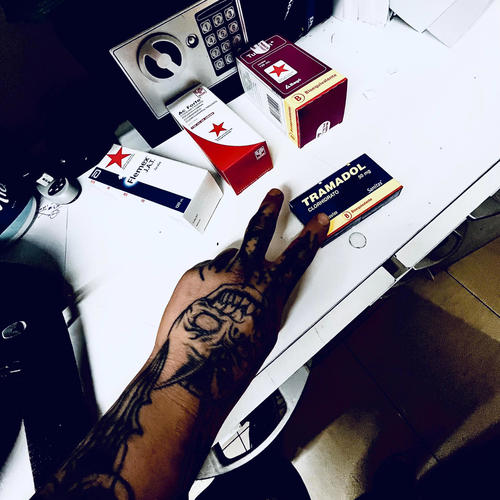 •₍ᐢ. distante (feat. waxoterco) [Explicit]