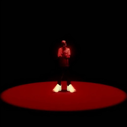 LOS NAIKI EN LOS PIES (Explicit)