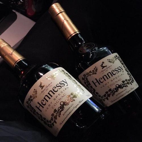 2 Bottles (feat. AydenCapalot) [Explicit]