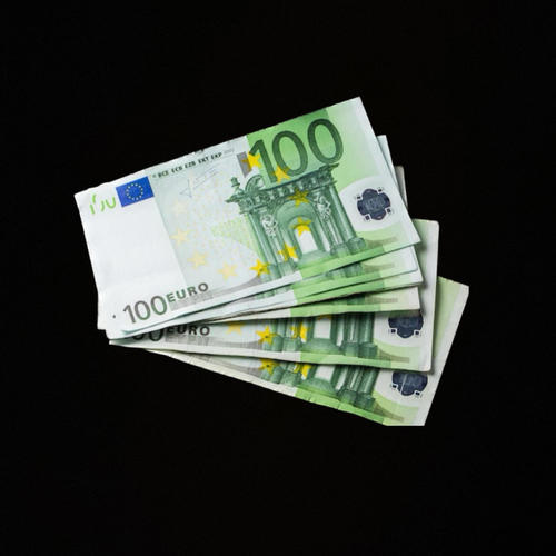 Designer Free (feat. Tiposcuro & ChegoBeatz) [Explicit]