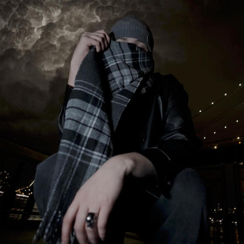 RODZINNY DOM (Explicit)