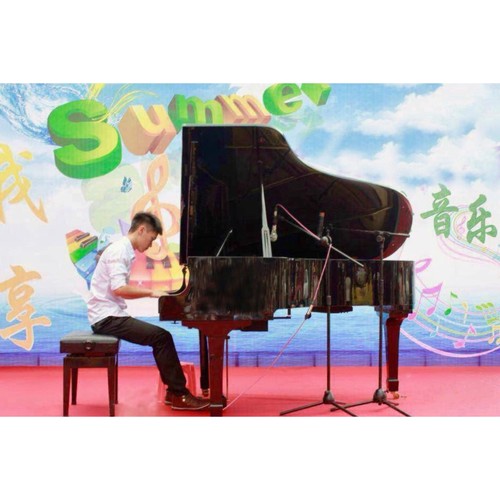 Live piano