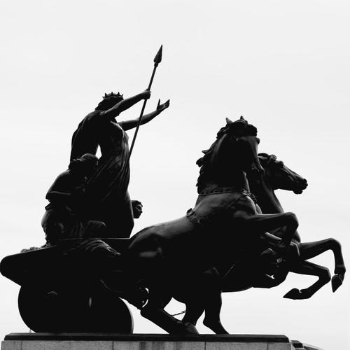 Chariot (feat. Bentley) [Explicit]