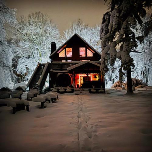 Westward Leaning (feat. The Classic Brown, Ete AhPing, Matt DiVenti, Brian Mietz & Young Statues)