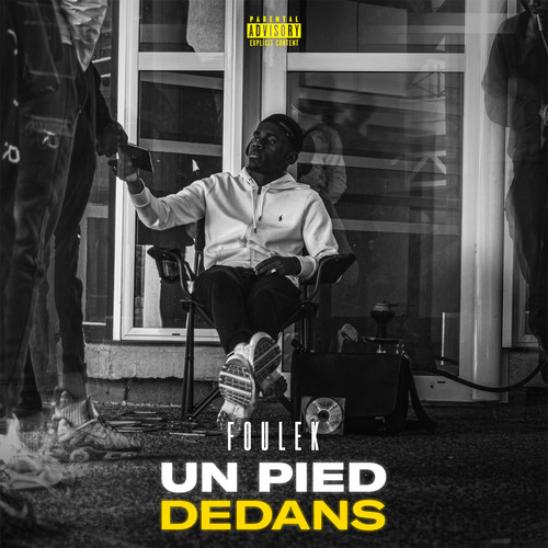 UN PIED DEDANS (Explicit)