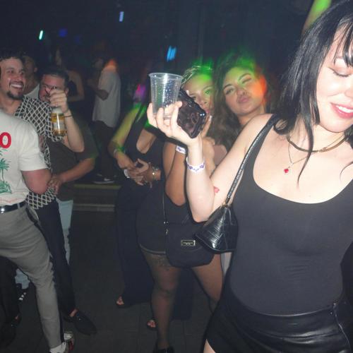 kiss & tell (Explicit)