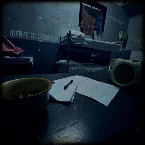 NIENTE DI COMICO (Explicit)