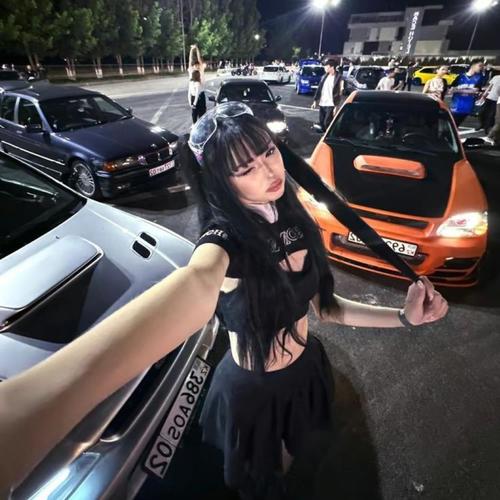 E32 (feat. 8jaxx) [Explicit]