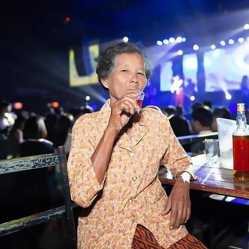 ១០០០ រាត្រី + ថ្ងៃក្រោយត្រូវរស់ដោយគ្មានអូន + បើសិនបងជាសង្សារអូន (Explicit)