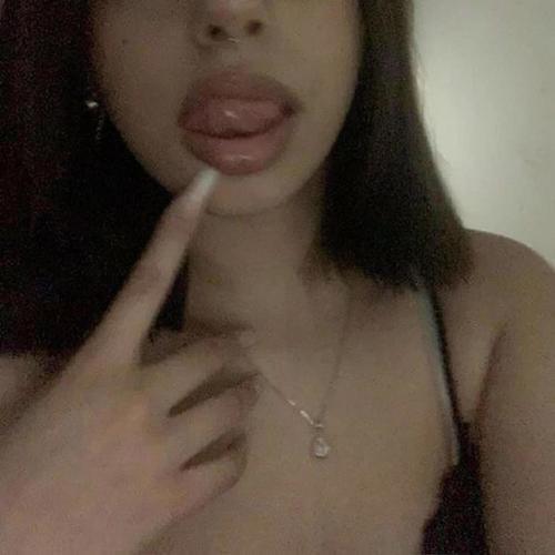 Tiktokos Lányka (feat. Tino) [Explicit]