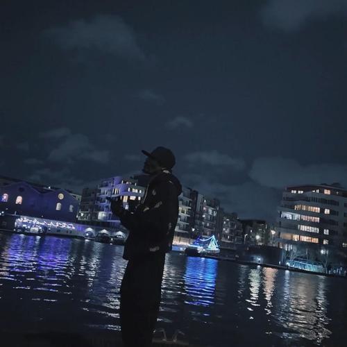 DarkLight Freestyle (feat. Slav Man) [Explicit]