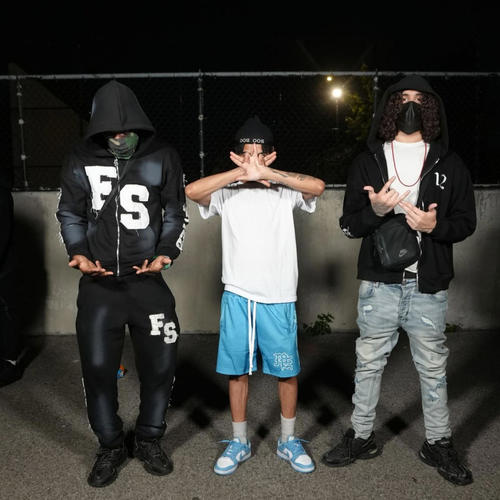 Walk Down (feat. BandzRollaxk, SiriRollaxk & Tana Rollaxk) [Explicit]