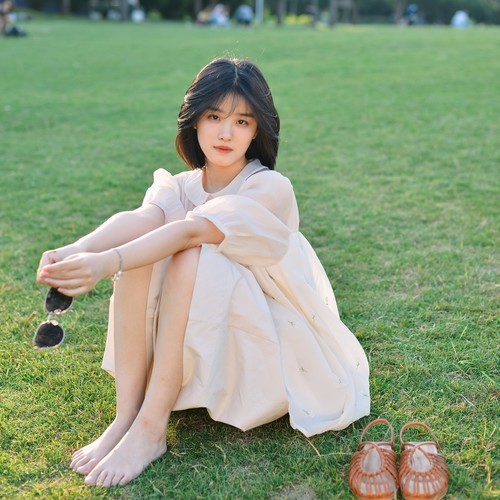 她是踏碎星河落入我梦境的幻想