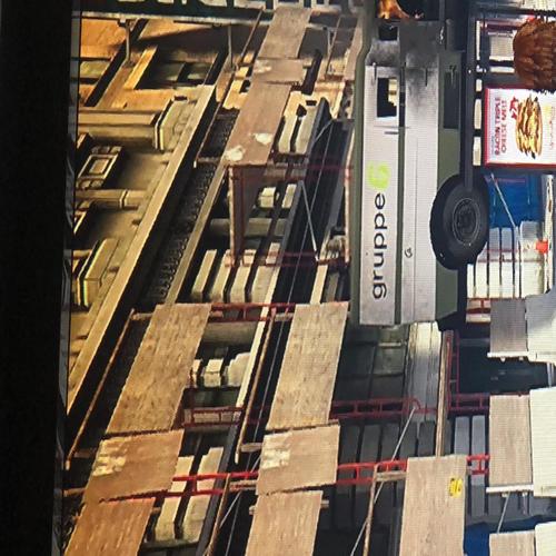 Contact (feat. Lipsealed) [Explicit]