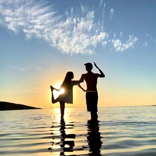 IT TAKES TWO TO TANGO