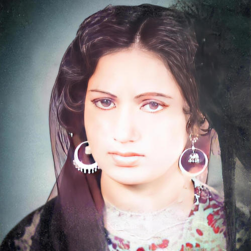 Jogian De Kanna Vich Kach Diyan Mundran