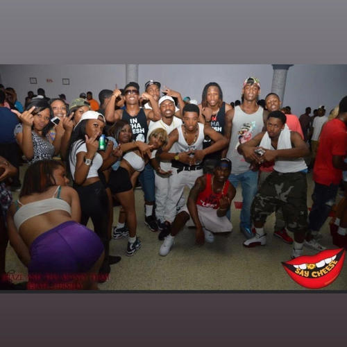 All Tha Hoes Get Naked (feat. ITF Lil Darin, TeamGutz SirJoe & TeamGutz Ken) [Explicit]