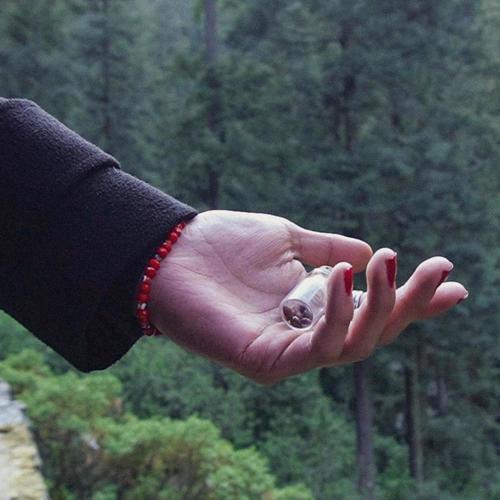 Sin Pensar (feat. SIX GHOST)