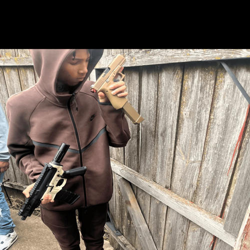 Pink switch (feat. 9bmeechie) [Explicit]