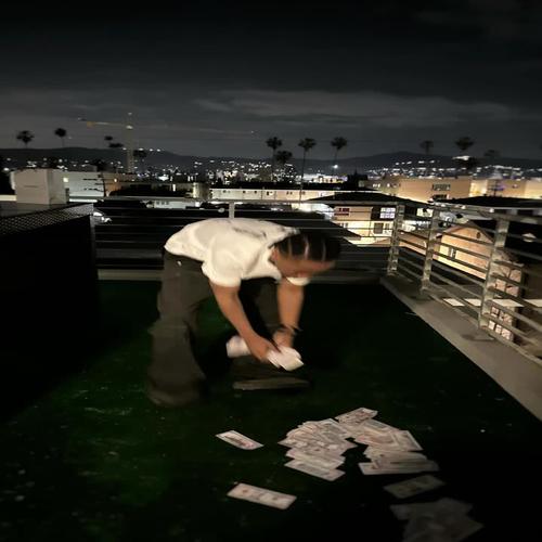 tentoesdown (feat. m4tthew) [Explicit]