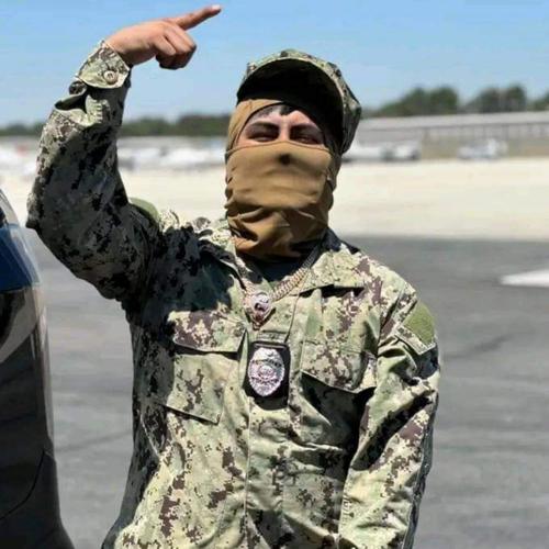 El mike v 1 (Explicit)