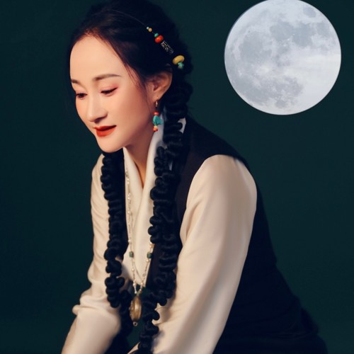 月亮把情歌带向远方