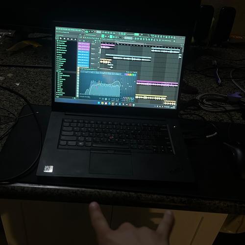 5.7 (feat. Oswaldo M & Fer Sánchez) [Explicit]