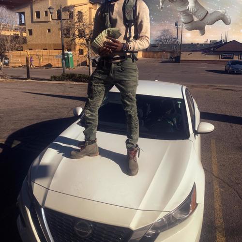 sTanding On The Hood (Explicit)