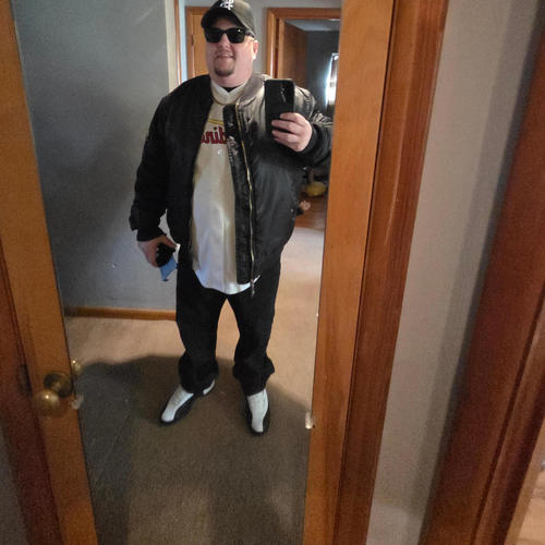 WEIRDO (feat. ToriV) [Explicit]